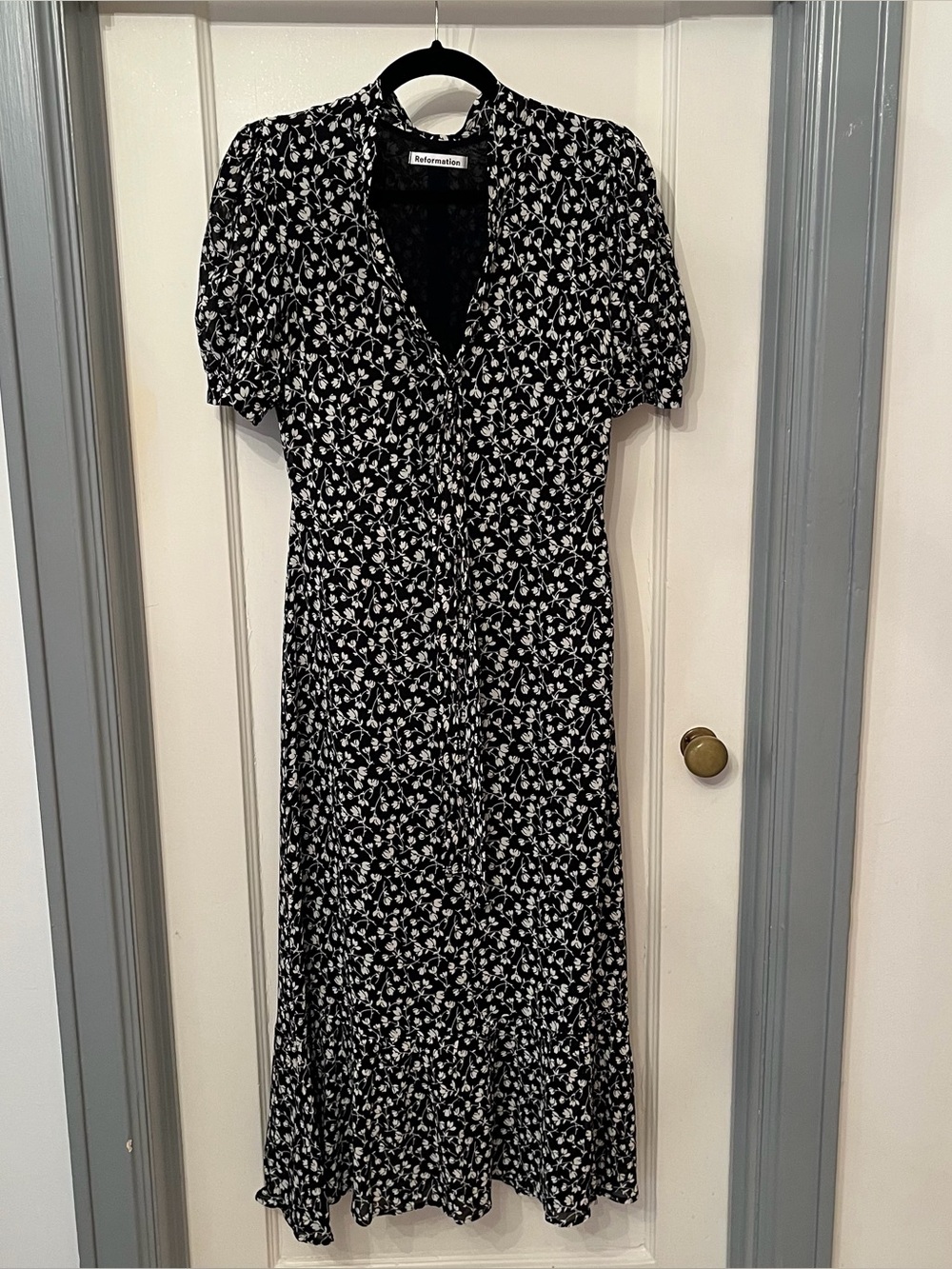 Reformation Reeds Dress - Black/white Floral Midi - size 6